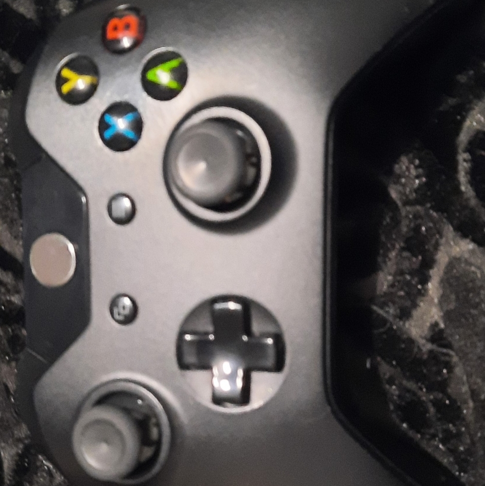 Xbox one wireless controller - Picture 2 of 4